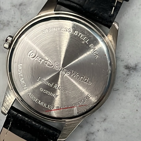 Walt Disney World Magical Mickey Limited Release Watch EUC Like New - Picture 6 of 12